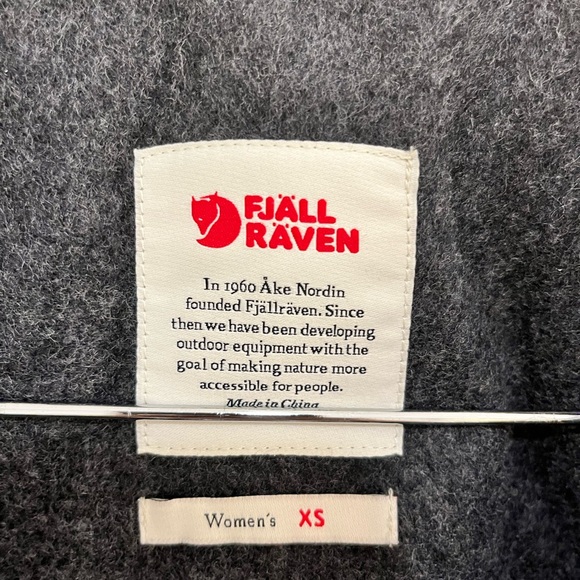 Fjalraven Singi parka in black. - Picture 9 of 12